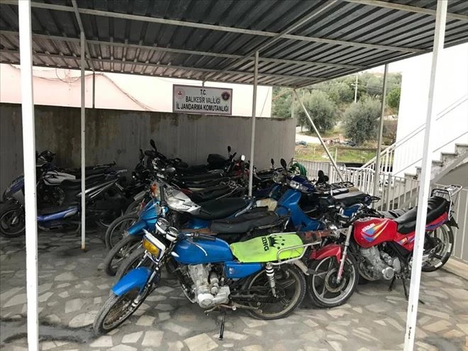 Jandarma uygulamasında 28 motosiklet ele geçirildi