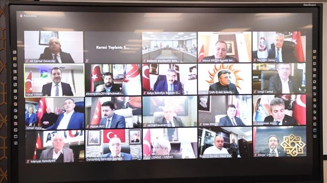Balıkesir´in belediye başkanları, Bakan Kurum´la telekonferans görüşmesi yaptı