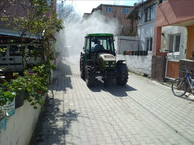 Turan Mahallesi sokakları dezenfekte ediliyor
