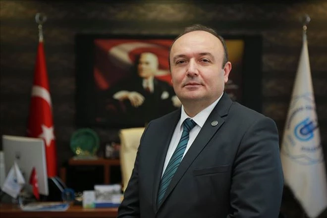 Rektör Özdemir, bir maaşını kampanyaya bağışladı