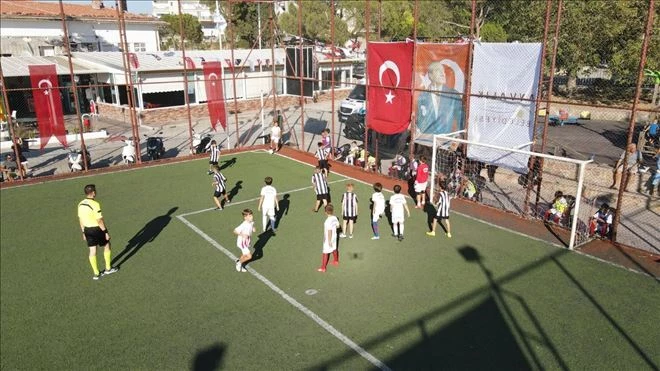 Ayvalık´ta 30 Ağustos Atatürk Kupası Futbol Turnuvası başladı 