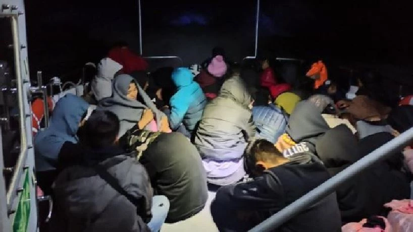 Ayvalık açıklarında 135  düzensiz göçmen kurtarıldı