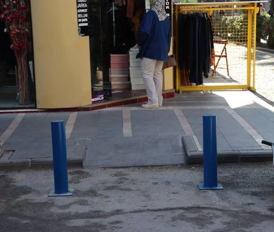 Erdek Belediyesi: “Engelli rampalarına park etmeyin”