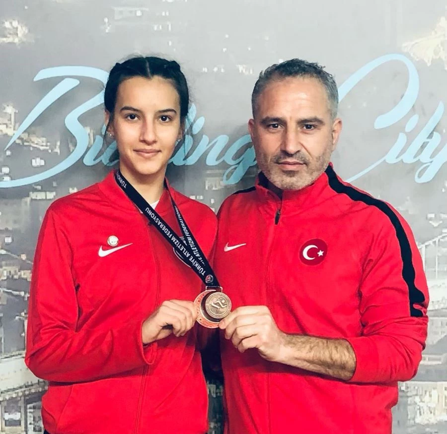 Beren Özgü, Yüksek Atlama dalında Türkiye 3. sü oldu 