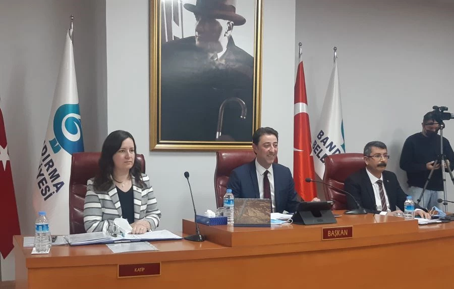 Bandırma Belediye Meclisi Toplandı 4 üye artık meclis dışında