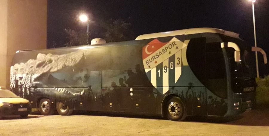 Bursaspor otobüsü polis korumasına alındı 