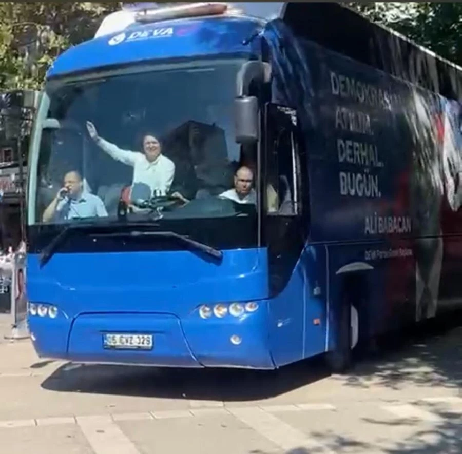 DEVA Partisi seçim otobüsü Erdek’te