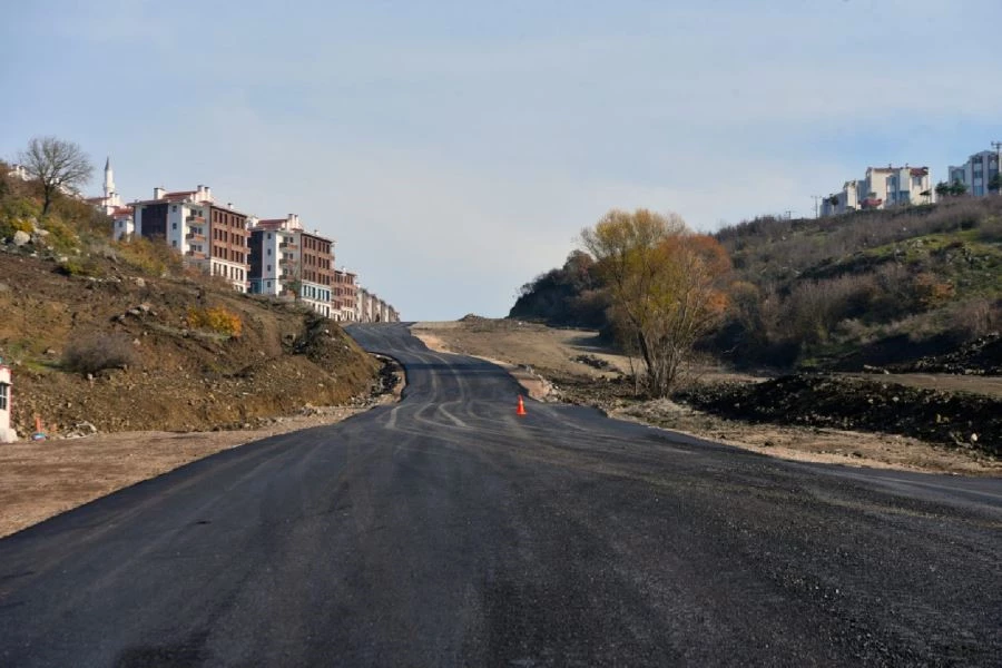 Karesi Belediyesi yeni TOKİ yolunu asfaltladı 