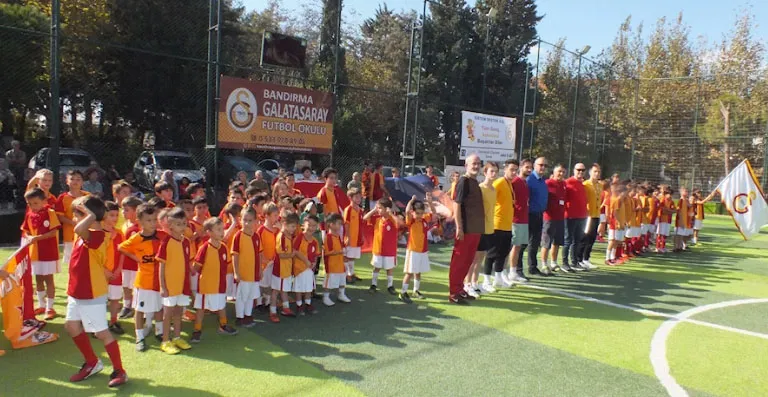 Galatasaray Futbol Okulu’nda cumhuriyet kutlaması