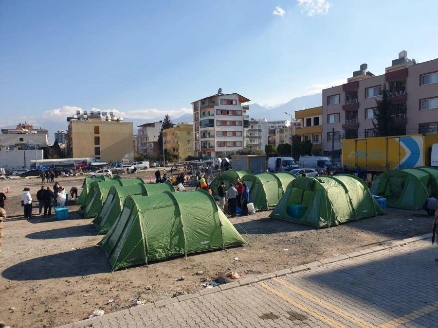 Bandırma Rotary Kulübü İskenderun’a çadır kent kurdu 