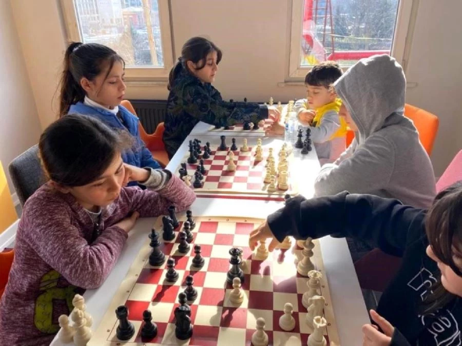 Afetzede çocuklara satranç eğitimi verilecek